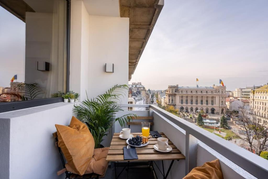 Sunny 2Br Flat - Top Location - Stunning Views Bucharest Exterior photo